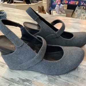 OTBT Brookline Maryjanes Wedge Sz 10M